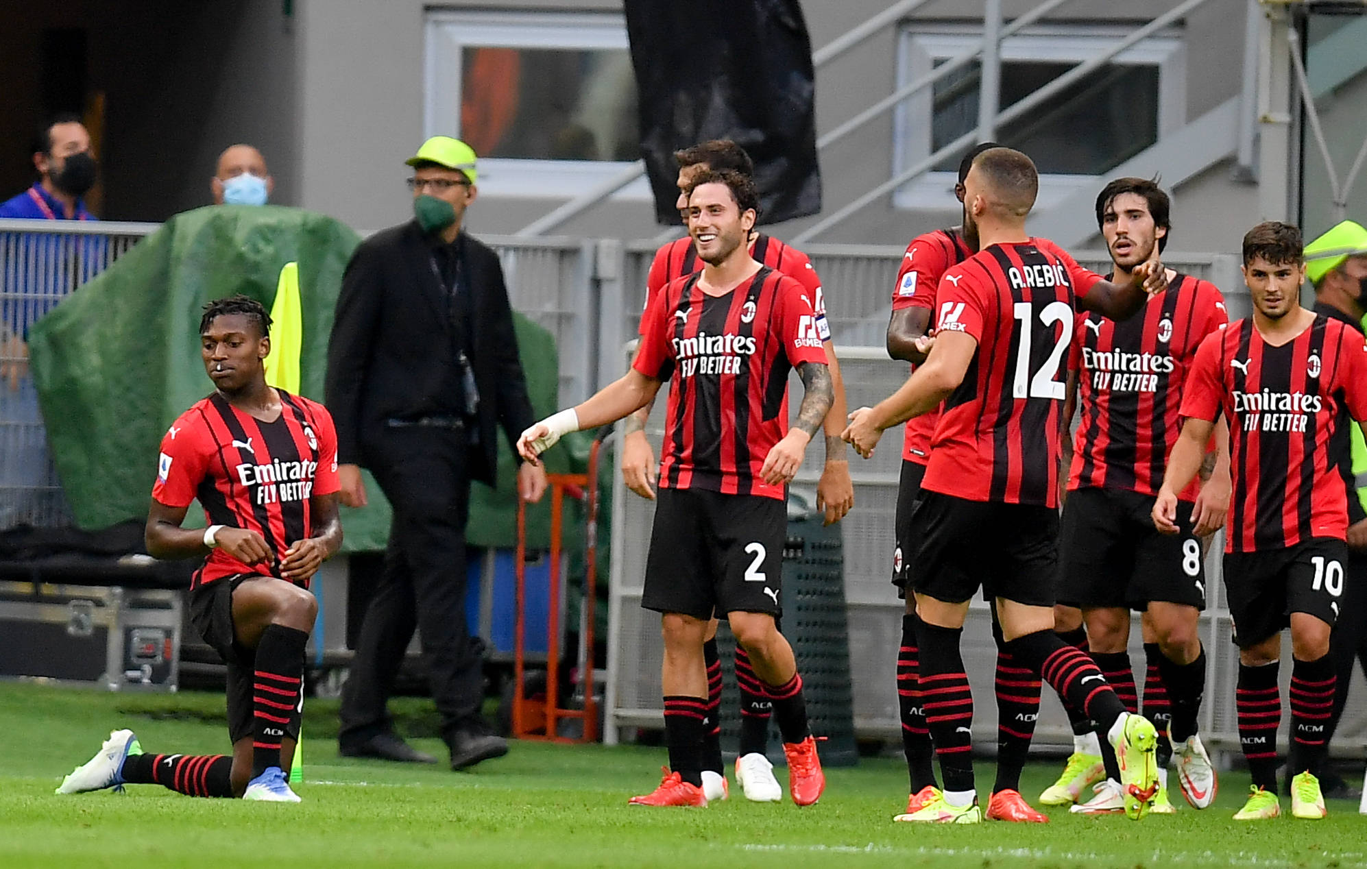 中超-吴曦梅开二度 上海申花主场大胜梅州客家