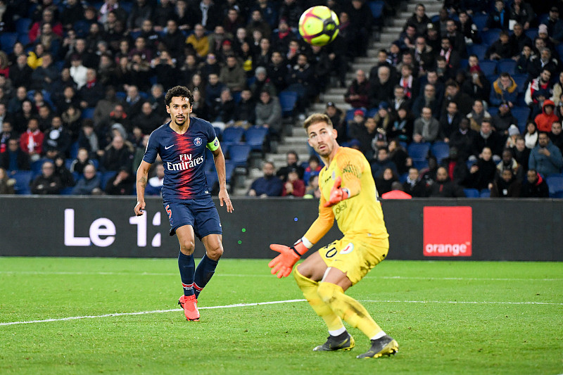 字母哥21分雄鹿送湖人连败 詹姆斯26+9+10东契奇24分6犯