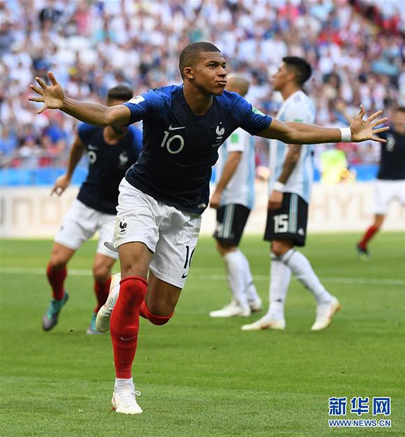 这是洛杉矶火箭队？湖人三分18中2，被倒数球队压着打，东契奇带不动