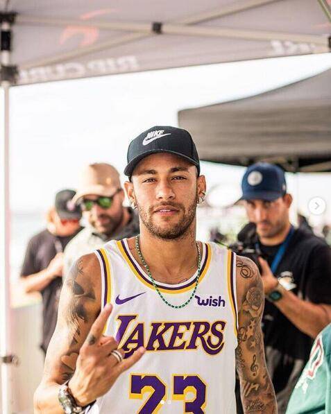 《碧蓝航线》2025冬日快闪点燃玩家热情 三城线下嘉年华圆满落幕