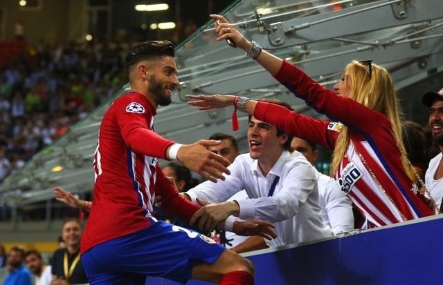 东契奇豪取30+2+10无缘最佳，詹姆斯30+8+8演绎赛季巅峰